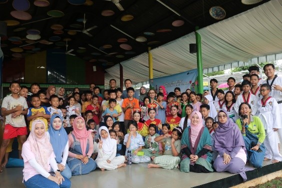 #GerakanLiterasiJakarta - Cerita Akhir Pekan : RPTRA Patung Tunas Teratai
